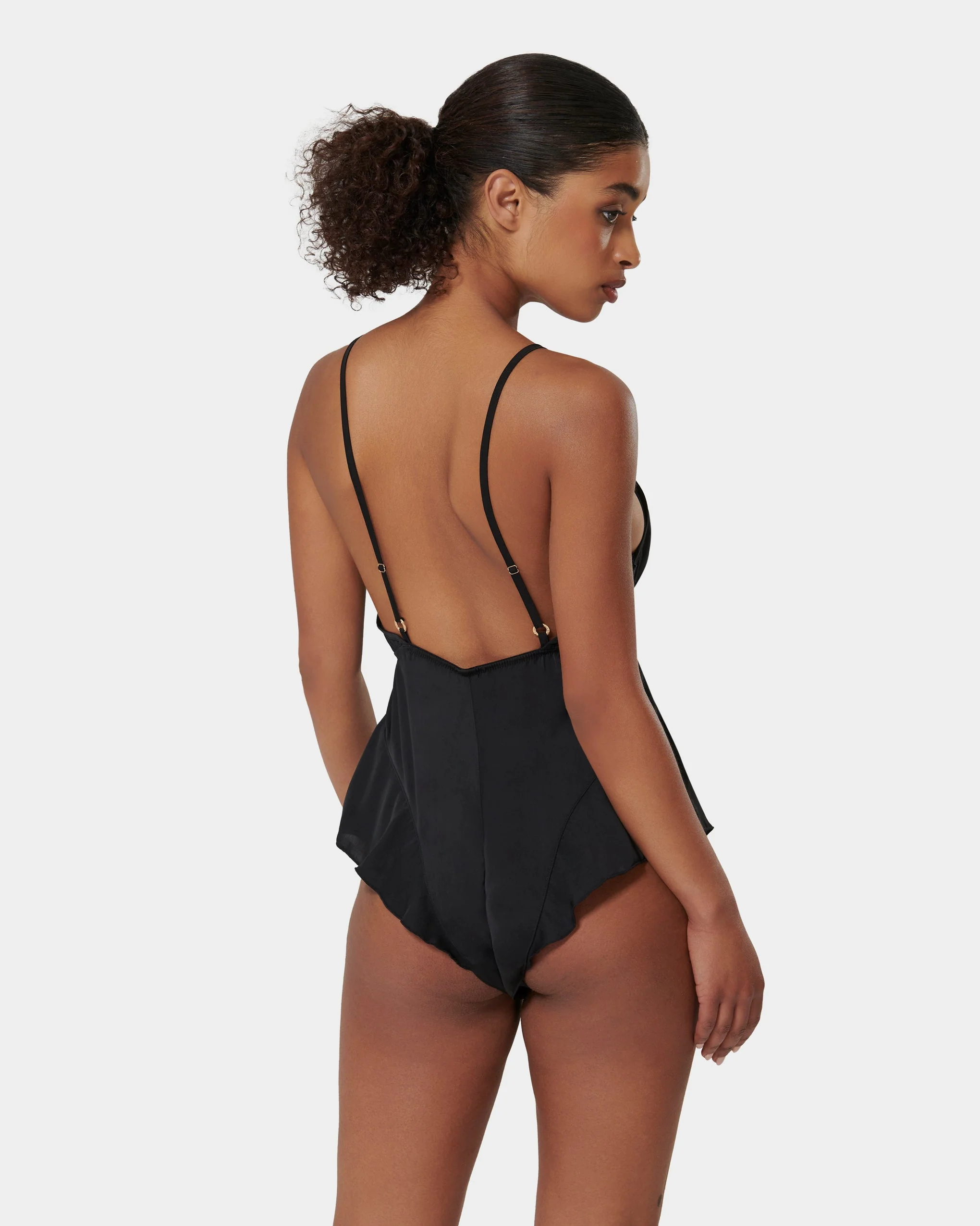 Blake Tutina in Raso Luxe Nera - Image 3