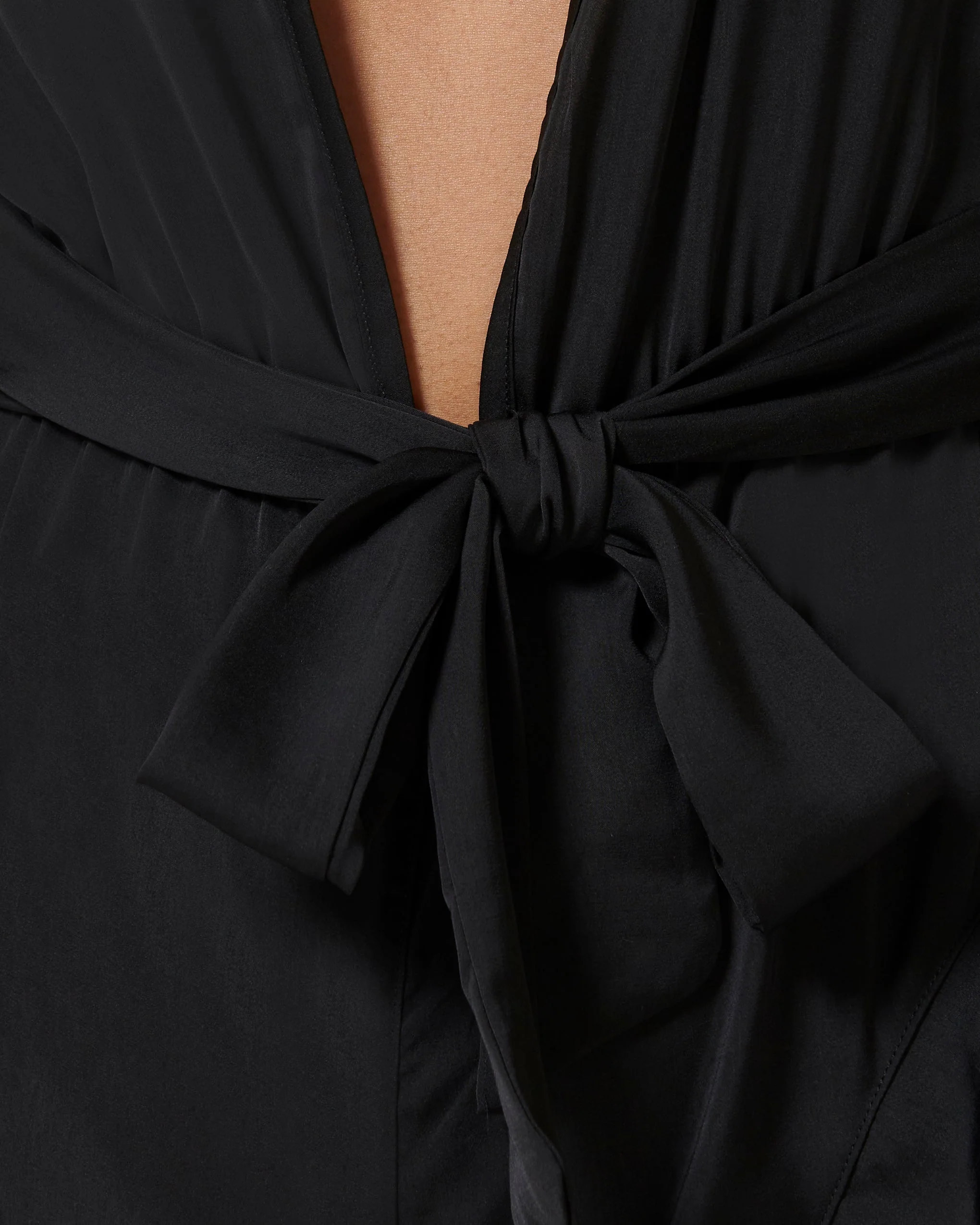 Blake Tutina in Raso Luxe Nera - Image 4